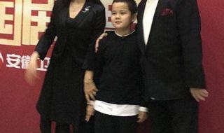 王刚的评书哪个好 夜幕下的哈尔滨王刚